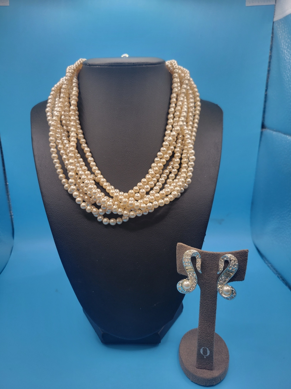 Vintage Unbranded Heavy stranded pearl necklace and earrings set